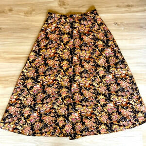 Croft & Barrow Full black/tan floral skirt, SIZE MEDIUM